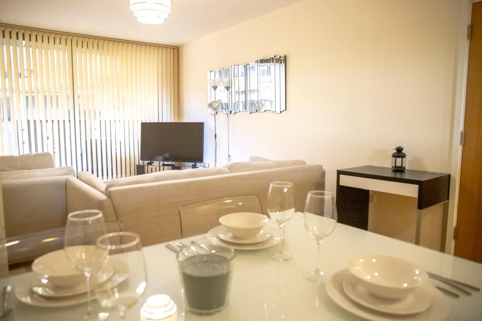 Leeds Vibrant 2 Bedroom Sleeps 4 外观 照片