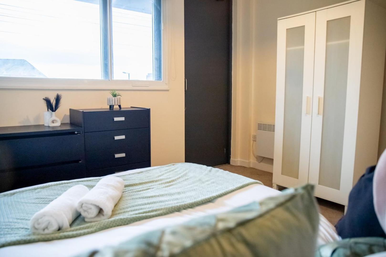 Leeds Vibrant 2 Bedroom Sleeps 4 外观 照片